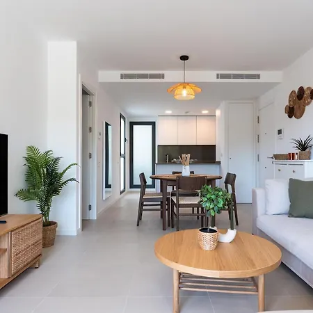 Middle Views West Apartment *