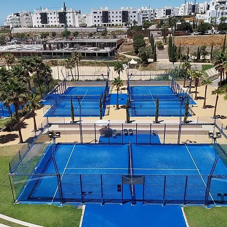 Middle Views West Apartmán